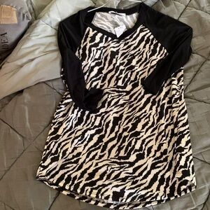 Chris & Carol zebra top NWT